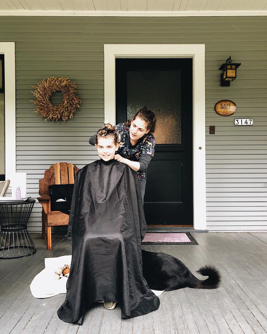 Mobile head lice treatment on a child